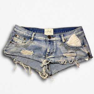One Teaspoon Bandits Low Rise Distressed Denim Shorts - Size 28